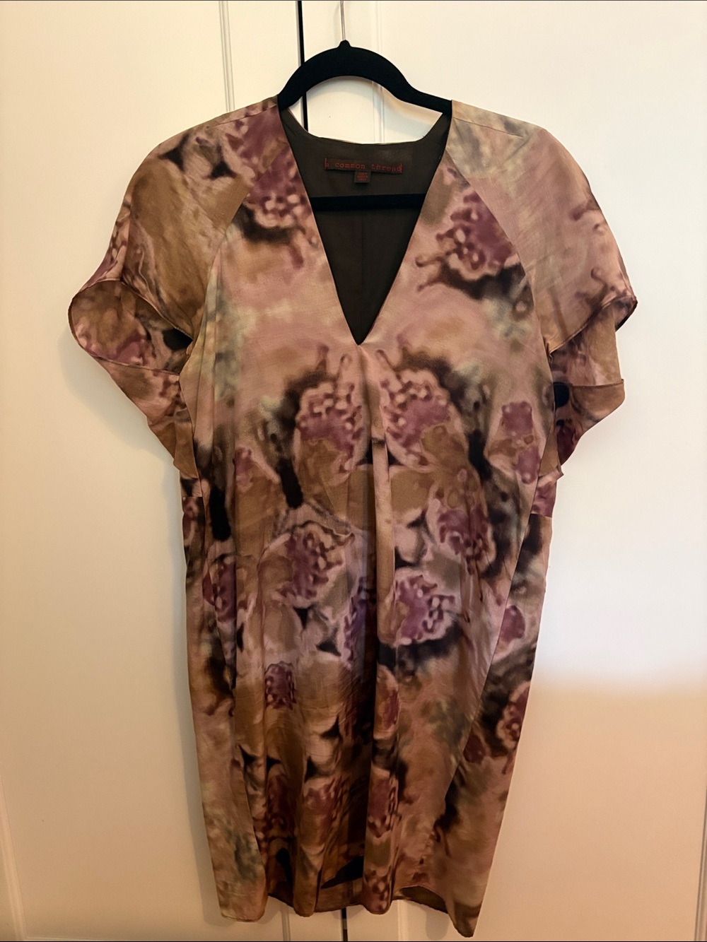 A Common Thread Cotton Silk Floral Print V-Neck Midi Dress in Lavender and Taupe